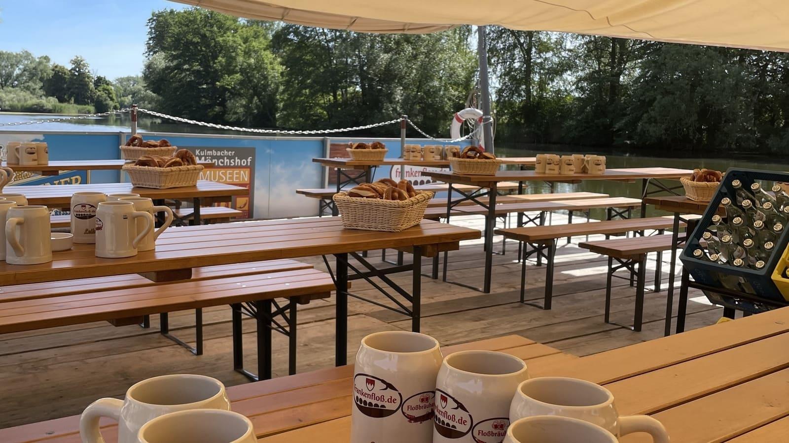 Frische Brezn und Bier vom Fass